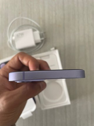 iPhone 12 Morado
