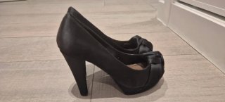Zapatos de tacón negros con plataforma