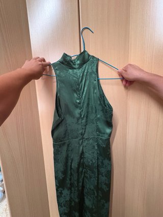 Vestido verde con estampado floral