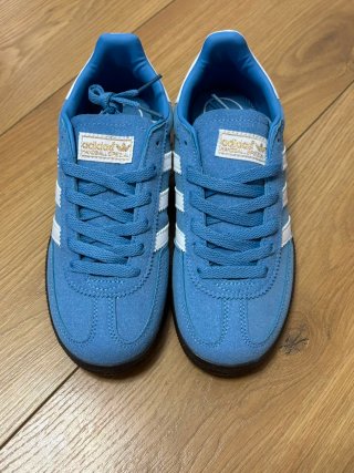 Adidas Spezial Azul y Blanco..