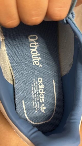 Adidas Spezial Azul y Blanco..