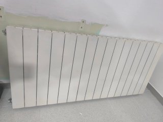 Radiador blanco de metal