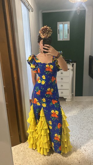 Traje Flamenca Azul con Flores Amarillas