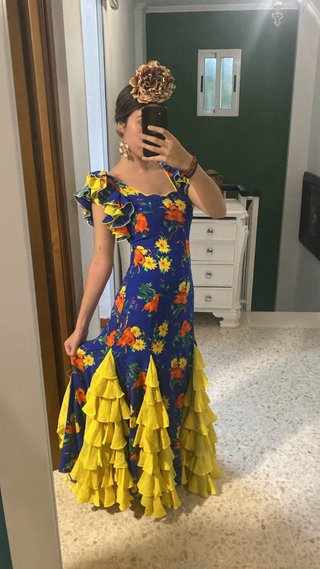 Traje Flamenca Azul con Flores Amarillas