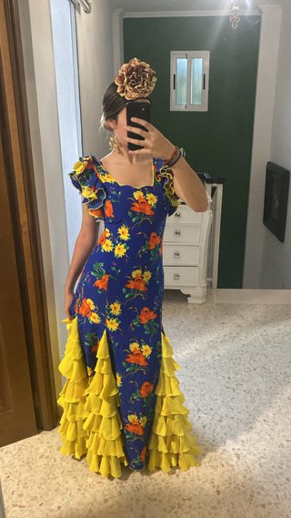 Traje Flamenca Azul con Flores Amarillas