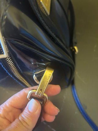 Bolso Bimba y Lola charol negro