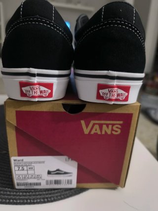 Zapatillas Vans Negras y Blancas