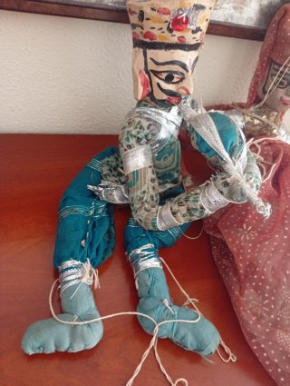 Marionetas turcas de madera y seda