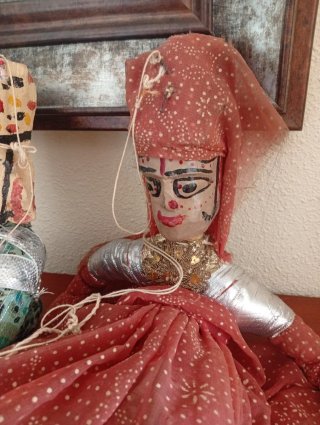 Marionetas turcas de madera y seda