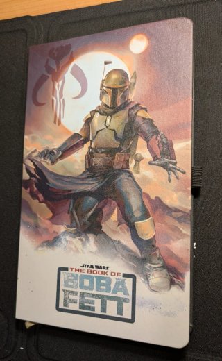 Lote de cuadernos y taza de El Libro de Boba Fett