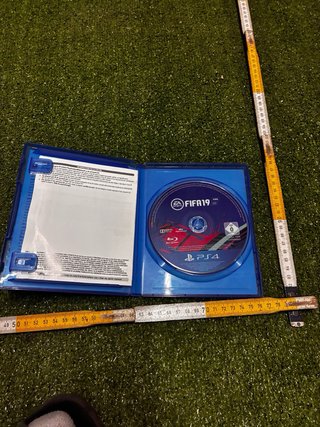 PS4 (PlayStation 4) con 2 Joypad e 3 giochi