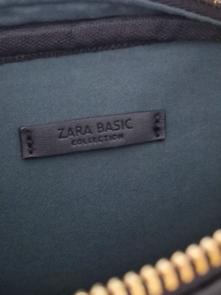 Bolso Zara Negro con Detalles Dorados