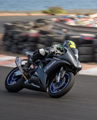 Yamaha R1 - Moto de circuito modelo inyección