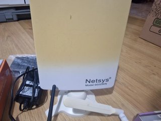 Lote componentes informáticos: routers, mandos,TDT