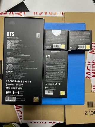 BTS Army Bomb 4 + Base + 2 Parts oficiales y nuevo