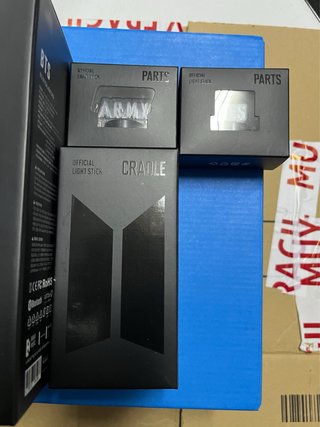 BTS Army Bomb 4 + Base + 2 Parts oficiales y nuevo