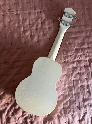 Ukelele OQAN Blanco con Funda