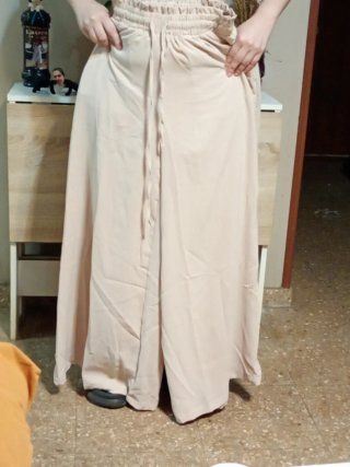 Pantalón estilo Palazzo beige