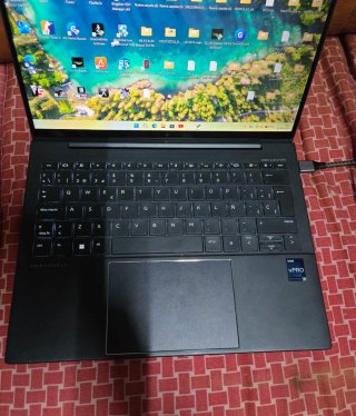 Portátil HP i5 16GB RAM DDR5 512GB SSD Táctil