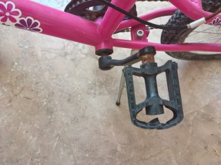 Bicicleta infantil rosa marca Quer