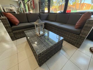 Rinconera Exterior Ratán con Cojines gris y naranj