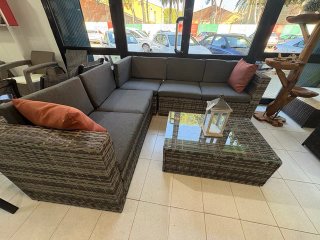 Rinconera Exterior Ratán con Cojines gris y naranj