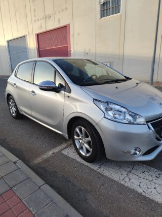Peugeot 208 2015