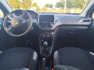 Peugeot 208 2015