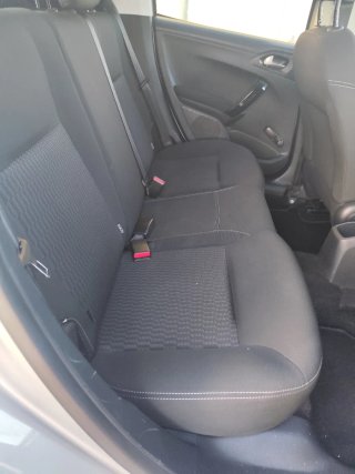 Peugeot 208 2015