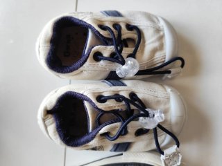 Zapatillas Converse y Gorila Talla 21