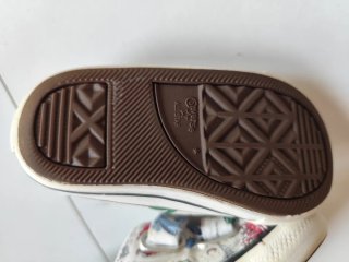 Zapatillas Converse y Gorila Talla 21