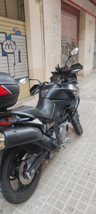 Suzuki V-Strom 650 DS Adventure Sport Negra