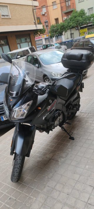 Suzuki V-Strom 650 DS Adventure Sport Negra