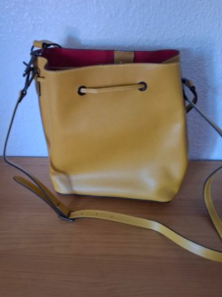 Bolso de piel genuina, amarillo con flecos