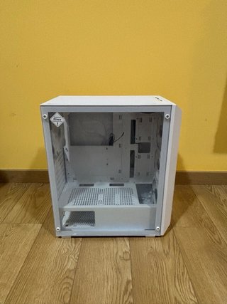 Caja PC FSP CMT218 Blanca Nueva Cristal Templado
