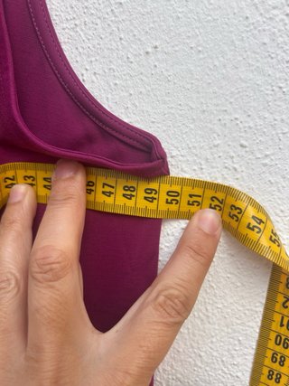 Vestido morado sin mangas