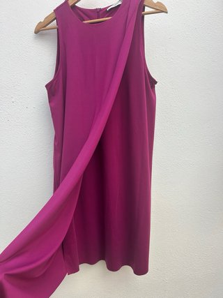 Vestido morado sin mangas