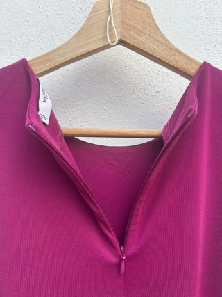 Vestido morado sin mangas