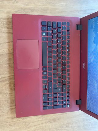 Portátil Acer Aspire E5-573G Rojo