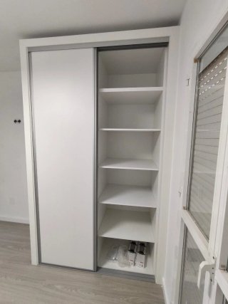 Armario puertas correderas madera