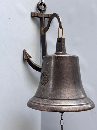 Campana bronce antigua grande entrada