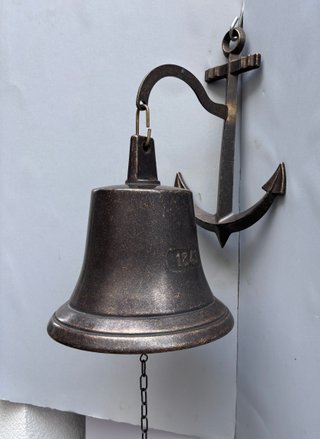 Campana bronce antigua grande entrada