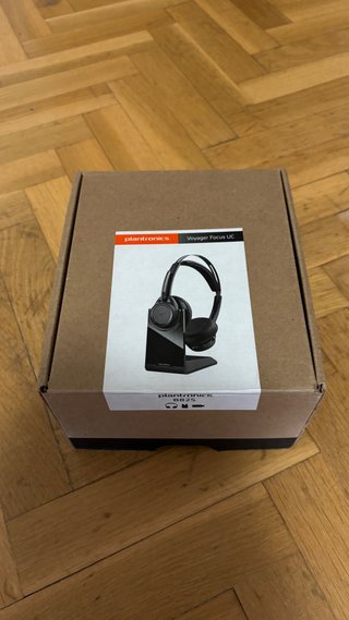 Plantronics Voyager Focus UC B825 + Base