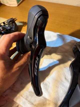 Grupo de carretera Shimano 105 mecánico de 12v.