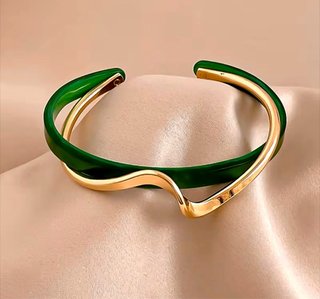 Pulsera dorada y verde mujer
