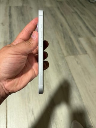 iPhone 16 Blanco  99% salud de la bateria