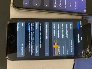2 iPhones: SE (2020) y 6s Negros