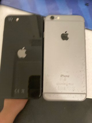 2 iPhones: SE (2020) y 6s Negros