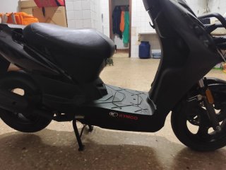 Moto Scooter Kymco Negra Automática