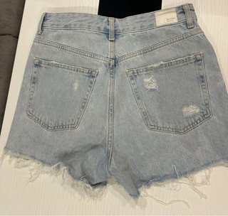 Vaqueros cortos Bershka desgastados T.38